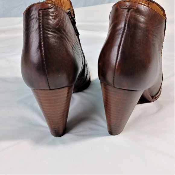 Born Crown Tapered Heel Brown Leather Ankle Boots Size 8.5 - Picture 2 of 9